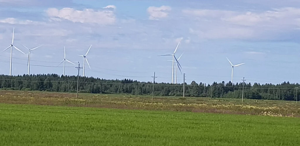 Tuulivoimalaitoksia